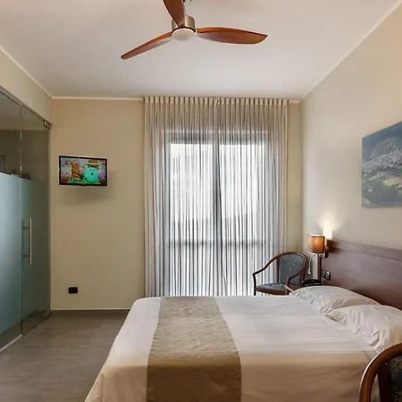 Il Grappolo D'oro Отель Монфорте-д'Альба