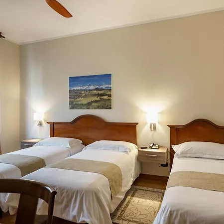 Il Grappolo D'oro Монфорте-д'Альба