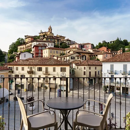 Il Grappolo D'oro Monforte dʼAlba