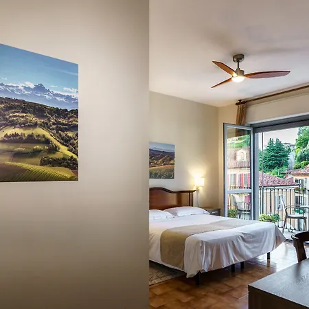Il Grappolo D'oro Hotel Monforte dʼAlba