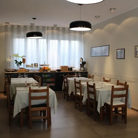 Отель Il Grappolo D'oro Монфорте-д'Альба