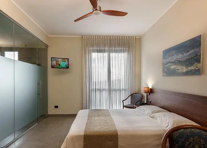 Il Grappolo D'oro Hotel Monforte dʼAlba