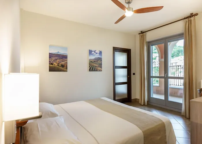 Il Grappolo D'oro Hotel Monforte dʼAlba