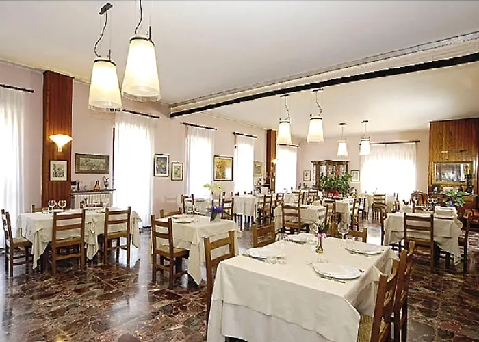 Il Grappolo D'oro 3* Monforte dʼAlba