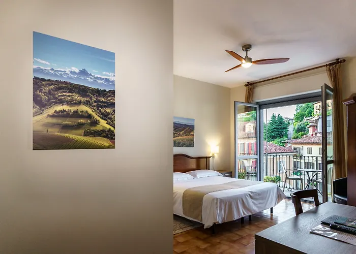 Il Grappolo D'oro Hotel Monforte dʼAlba